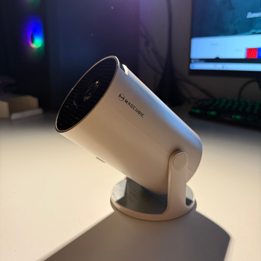 Projektor kinowy - przenośne kino domowe