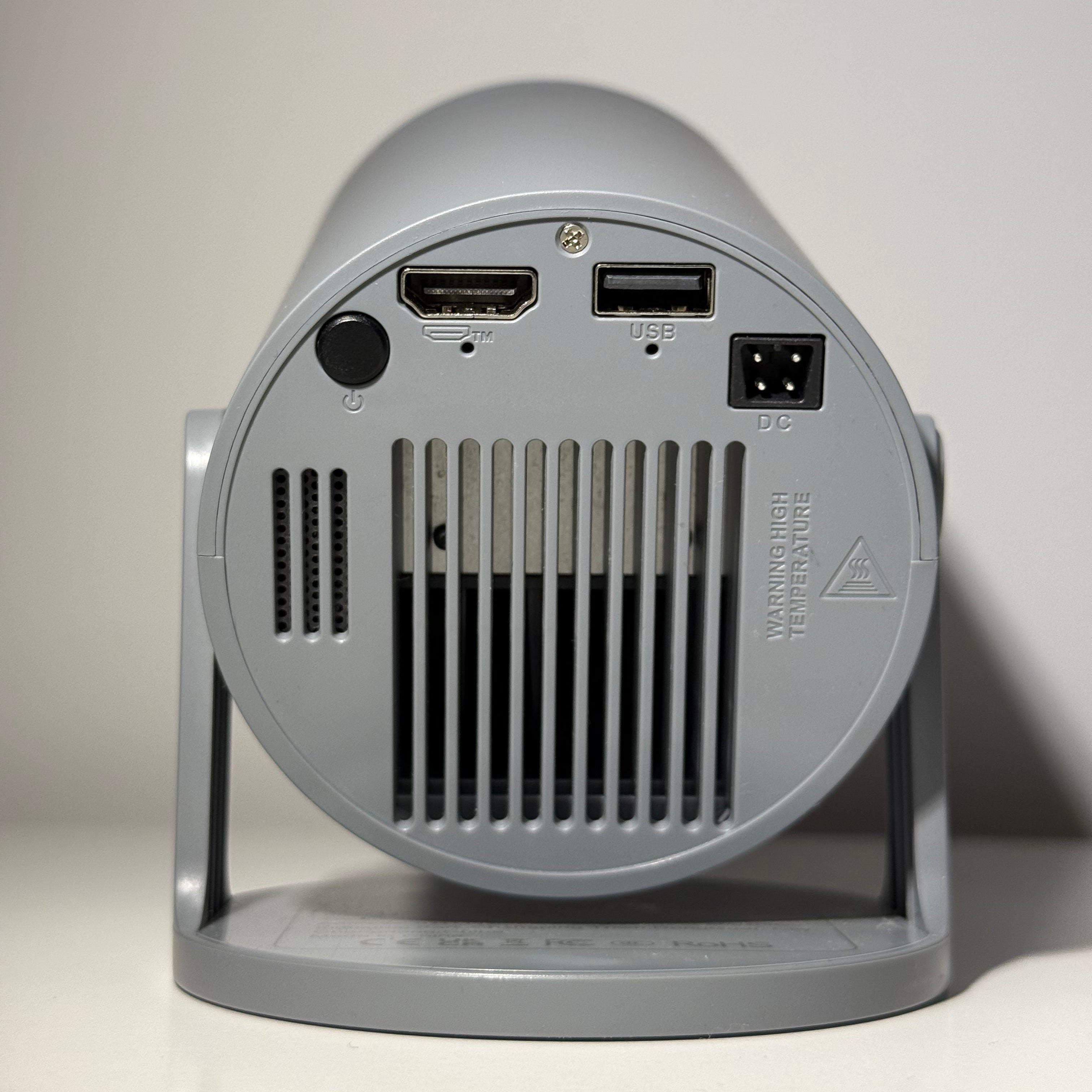 Projektor kinowy - przenośne kino domowe