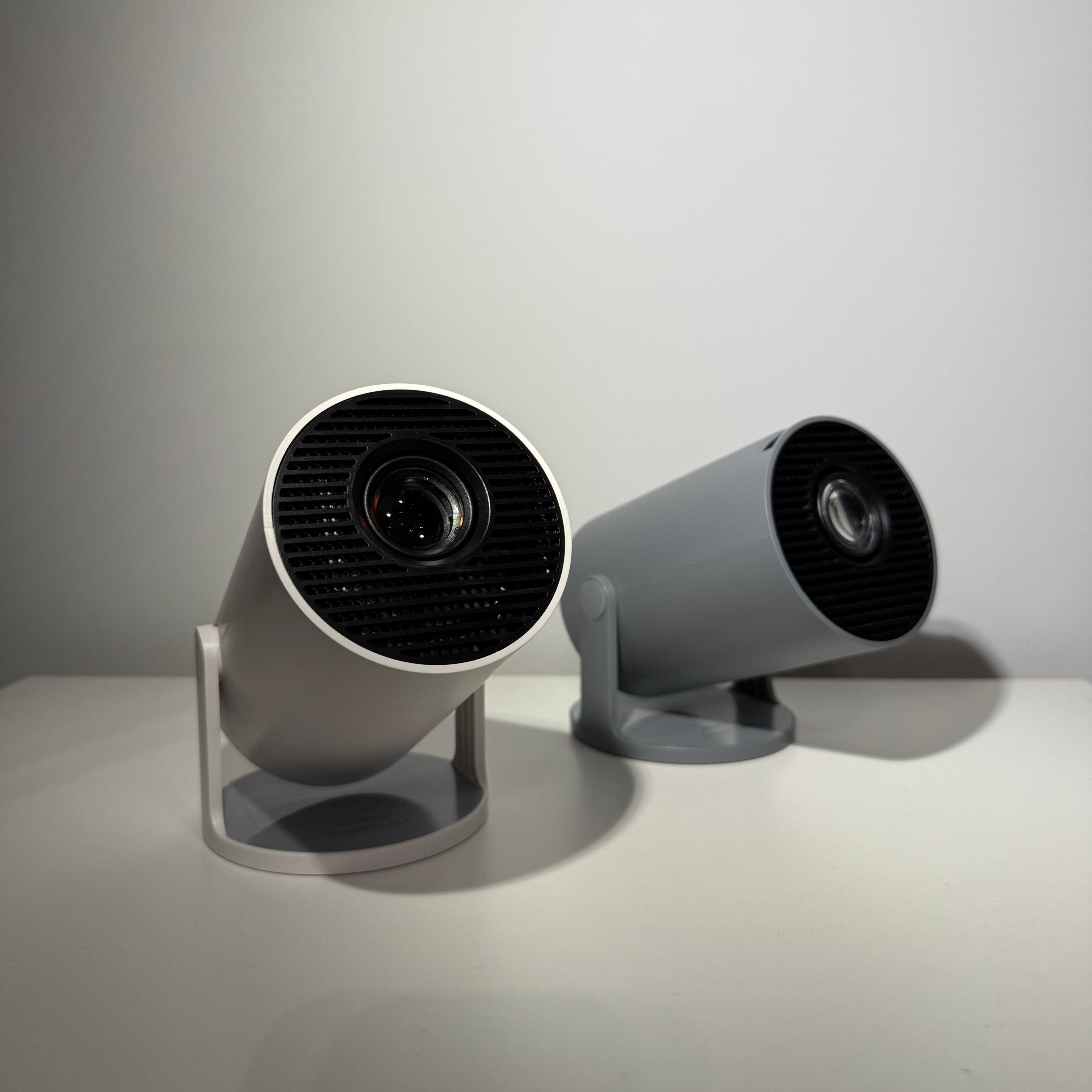 Projektor kinowy - przenośne kino domowe