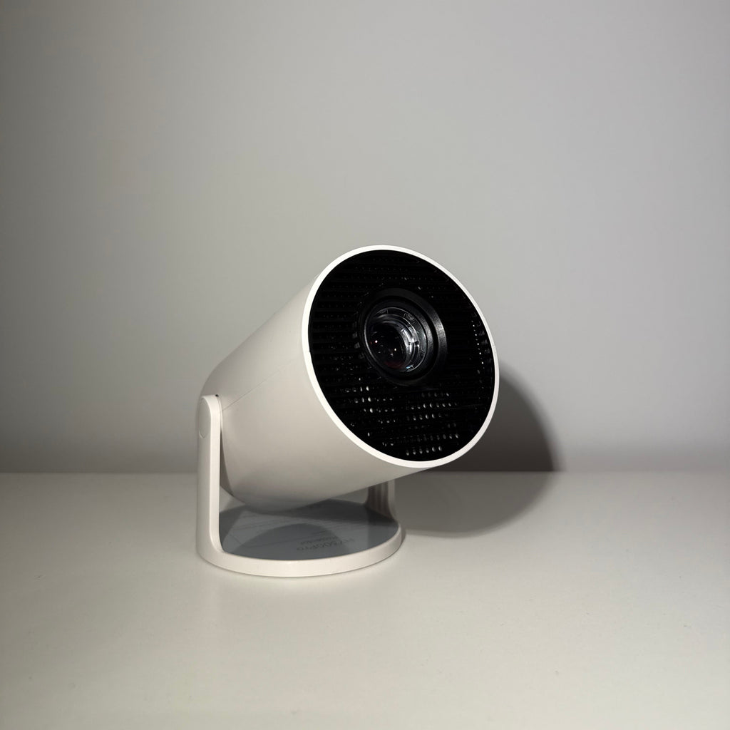 Projektor kinowy - przenośne kino domowe